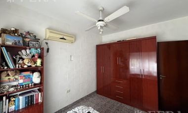 Venta de casa 3 ambientes con galpon y patio en Wilde