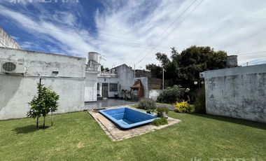 Venta de casa 3 ambientes con galpon y patio en Wilde