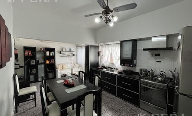 Venta de casa 3 ambientes con galpon y patio en Wilde