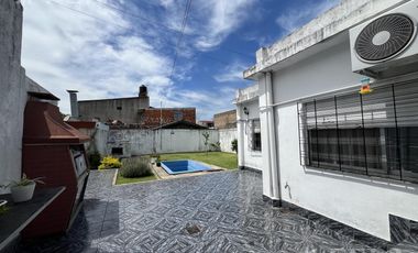 Venta de casa 3 ambientes con galpon y patio en Wilde