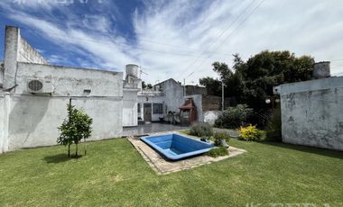 Venta de casa 3 ambientes con galpon y patio en Wilde