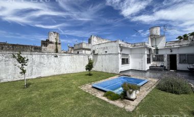 Venta de casa 3 ambientes con galpon y patio en Wilde