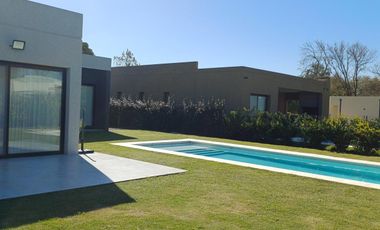 Casa en Venta 4 ambientes, en San Ramón, Pilar del Este