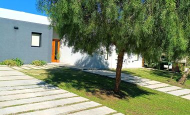 Casa en Venta 4 ambientes, en San Ramón, Pilar del Este