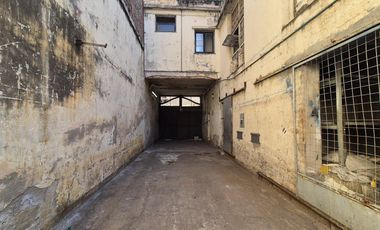 Galpón - Depósito de 930 m2 - Avellaneda - VENTA