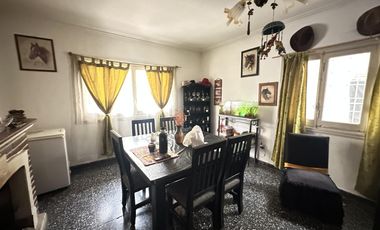 Casa en  Luján de Cuyo centro- a una cuadra de plaza departamental