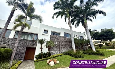 Casa exclusiva frente al mar en Portal del Sol – Manta, Ecuador