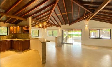 Casa en Arriendo en Llanogrande vía Aeropuerto