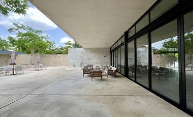 VENTA COMODA CASA DE UNA PLANTA EN PRIVADA ARBOREA CONKAL YUCATAN