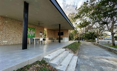 VENTA COMODA CASA DE UNA PLANTA EN PRIVADA ARBOREA CONKAL YUCATAN