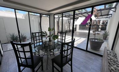 RENTA de Casa AMUEBLADA en Col. Lomas del Valle, San Pedro Garza García