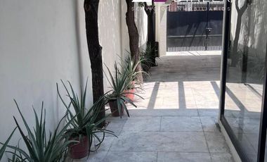 RENTA de Casa AMUEBLADA en Col. Lomas del Valle, San Pedro Garza García