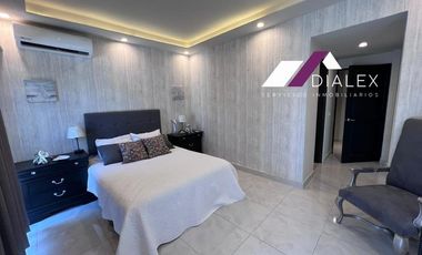 RENTA de Casa AMUEBLADA en Col. Lomas del Valle, San Pedro Garza García