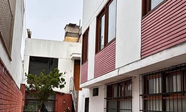 VENTA  DUPLEX EN URB. COUNTRY CLUB, ZONA EXCLUSIVA DE SAN ISIDRO