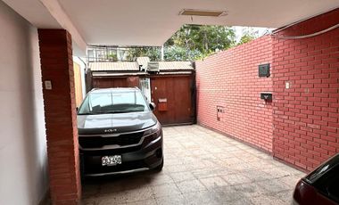 VENTA  DUPLEX EN URB. COUNTRY CLUB, ZONA EXCLUSIVA DE SAN ISIDRO