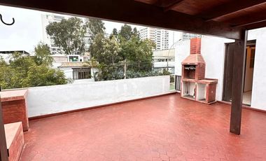 VENTA  DUPLEX EN URB. COUNTRY CLUB, ZONA EXCLUSIVA DE SAN ISIDRO