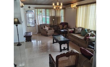 Se alquila apartamento en Altos del Dorado