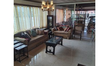 Se alquila apartamento en Altos del Dorado