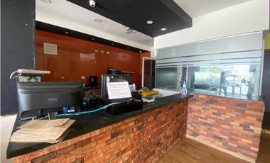 LOCAL / CENTENNIAL / PLAZA BOULEVARD / 100M / PLANTA ALTA / ESQUINA