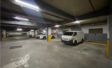 LOCAL / CENTENNIAL / PLAZA BOULEVARD / 100M / PLANTA ALTA / ESQUINA