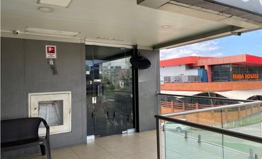 LOCAL / CENTENNIAL / PLAZA BOULEVARD / 100M / PLANTA ALTA / ESQUINA