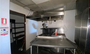 LOCAL / CENTENNIAL / PLAZA BOULEVARD / 100M / PLANTA ALTA / ESQUINA