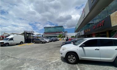 LOCAL / CENTENNIAL / PLAZA BOULEVARD / 100M / PLANTA ALTA / ESQUINA