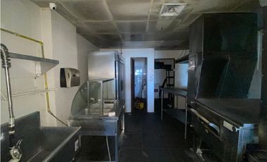 LOCAL / CENTENNIAL / PLAZA BOULEVARD / 100M / PLANTA ALTA / ESQUINA