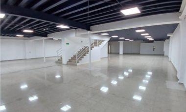 ALQUILER LOCAL 381M2 EN PLAZA AGORA CHANIS