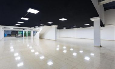 ALQUILER LOCAL 381M2 EN PLAZA AGORA CHANIS