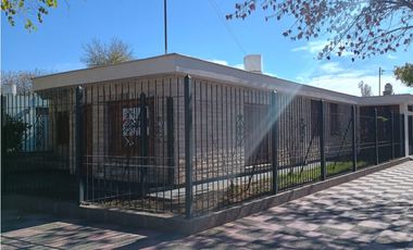 Realtyplus ALQUILA CASA EN BARRIO UJEMVI. Las Heras. Mendoza