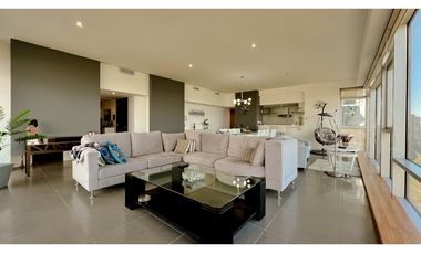 Departamento Semipiso en Palcos Del Golf. Único por su calidad.