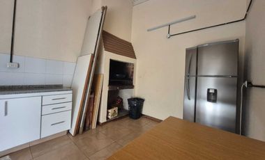 Venta departamento 6 ambiente en Lanús cochera