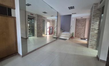 Venta departamento 6 ambiente en Lanús cochera