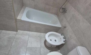 Venta departamento 6 ambiente en Lanús cochera
