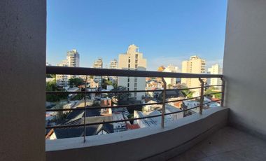Venta departamento 6 ambiente en Lanús cochera