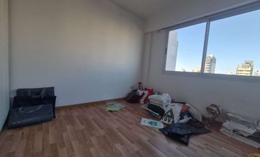 Venta departamento 6 ambiente en Lanús cochera