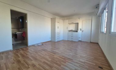 Venta departamento 6 ambiente en Lanús cochera