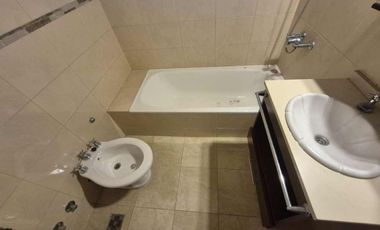 Venta departamento 6 ambiente en Lanús cochera