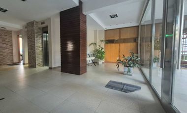 Venta departamento 6 ambiente en Lanús cochera