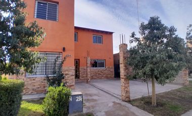 Casa de 2 Plantas Bº Lajas 1 Apta Crédito Chimbas