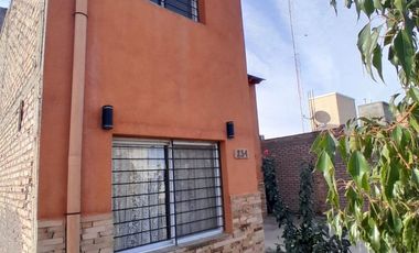 Casa de 2 Plantas Bº Lajas 1 Apta Crédito Chimbas
