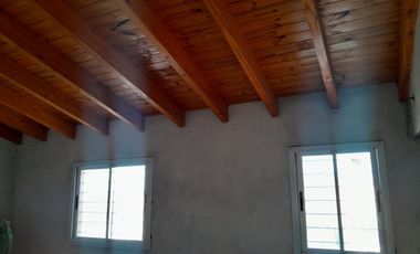 Casa de 2 Plantas Bº Lajas 1 Apta Crédito Chimbas