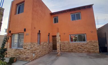 Casa de 2 Plantas Bº Lajas 1 Apta Crédito Chimbas