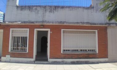 Casa PH en alquiler en Lanus Oeste