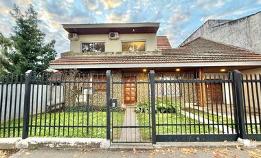 VENTA CASA SAN ISIDRO 7 AMB JARDIN PILETA, QUINCHO