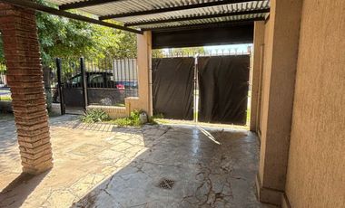 VENTA CASA 4 AMBIENTES QUILMES REFACCIONADA