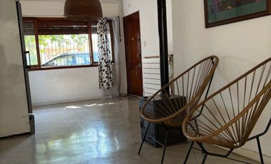 VENTA CASA 4 AMBIENTES QUILMES REFACCIONADA