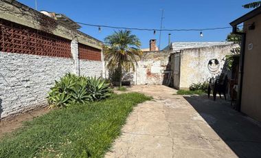 VENTA CASA 4 AMBIENTES QUILMES REFACCIONADA