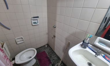 Venta Salón Comercial Amplio en Av. Gral Paz 6100